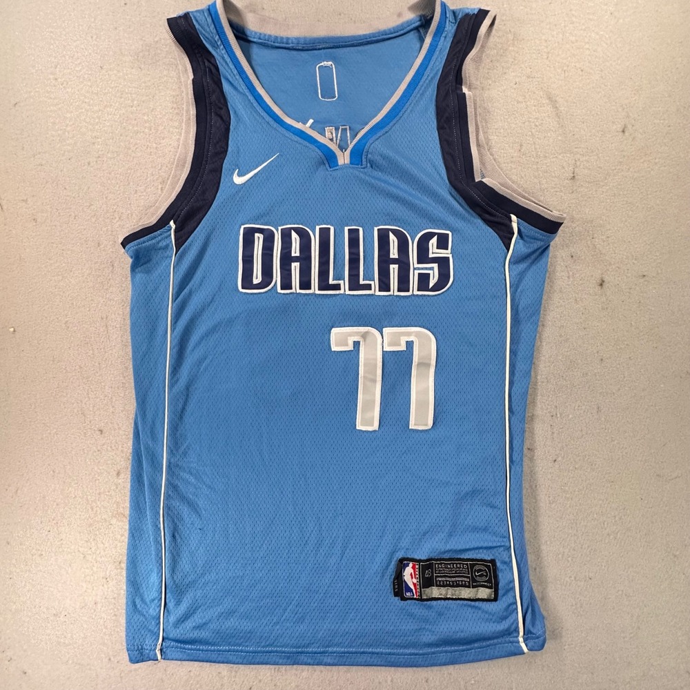 Nike Dallas Mavericks Luka Doncic 77 Swingman Jersey Blue Mens 48 Large